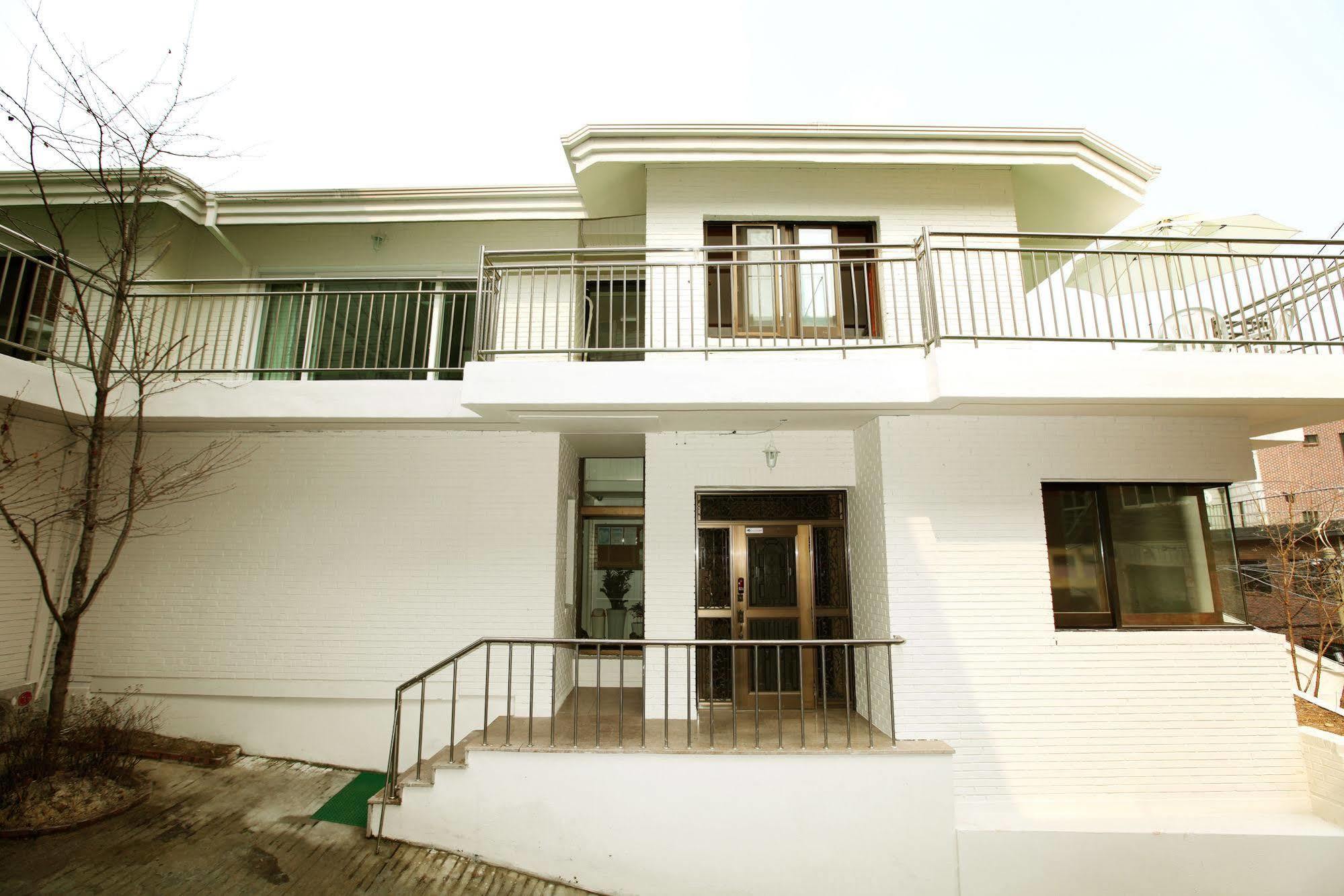 Hostel Myeongdong *