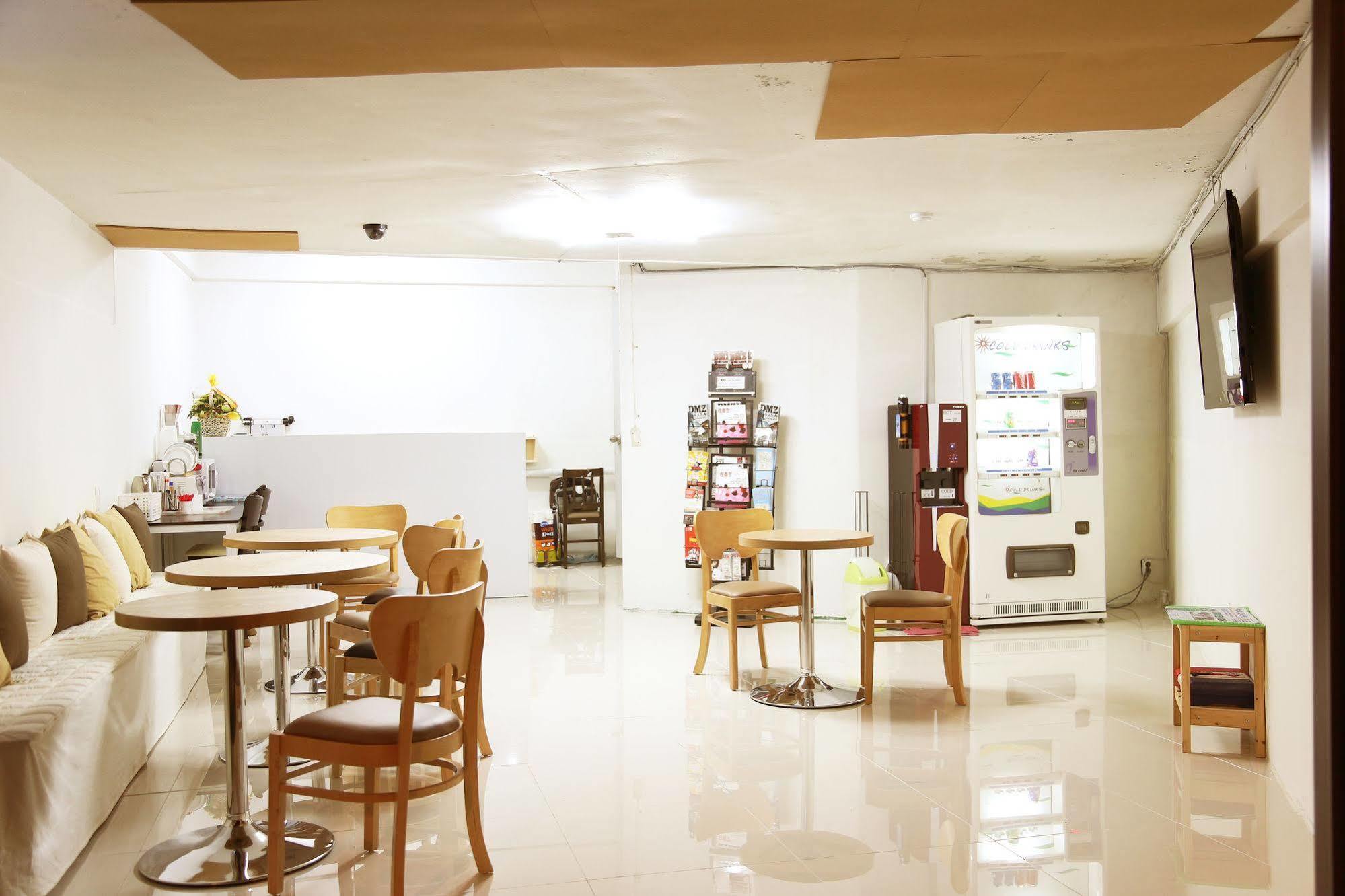Hostel Myeongdong *